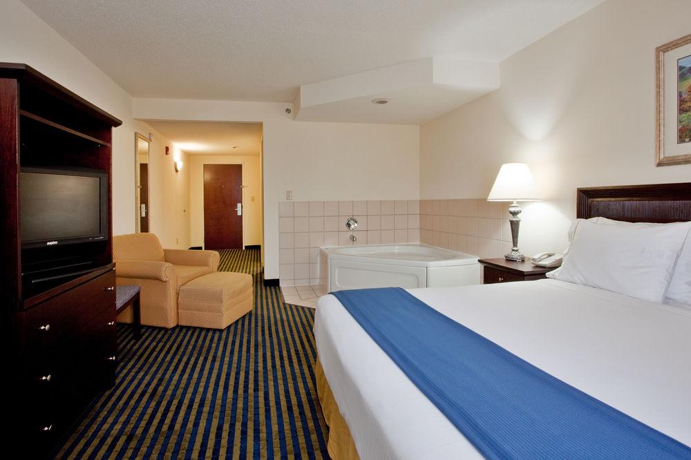 Holiday Inn Express & Suites Chesapeake By Ihg Extérieur photo