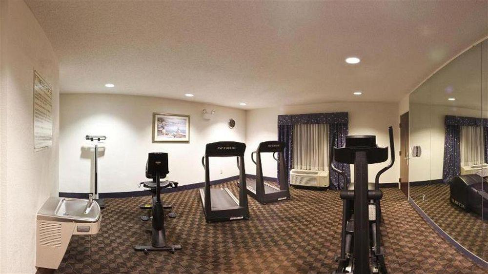 Holiday Inn Express & Suites Chesapeake By Ihg Extérieur photo