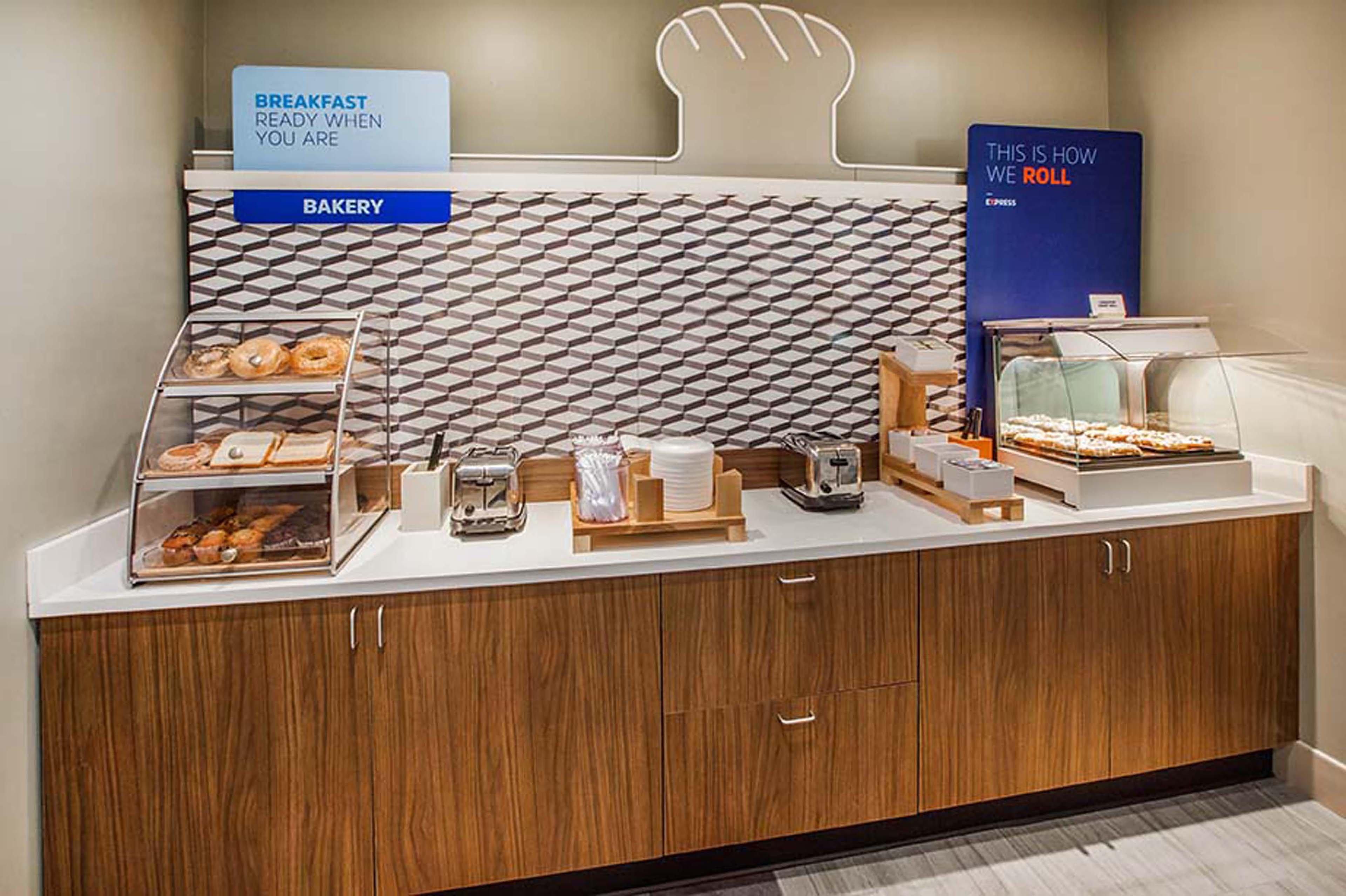 Holiday Inn Express & Suites Chesapeake By Ihg Extérieur photo