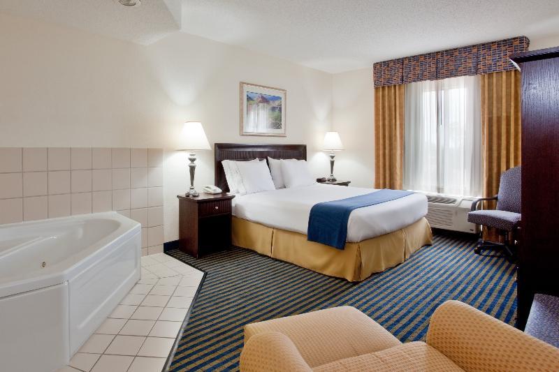 Holiday Inn Express & Suites Chesapeake By Ihg Extérieur photo